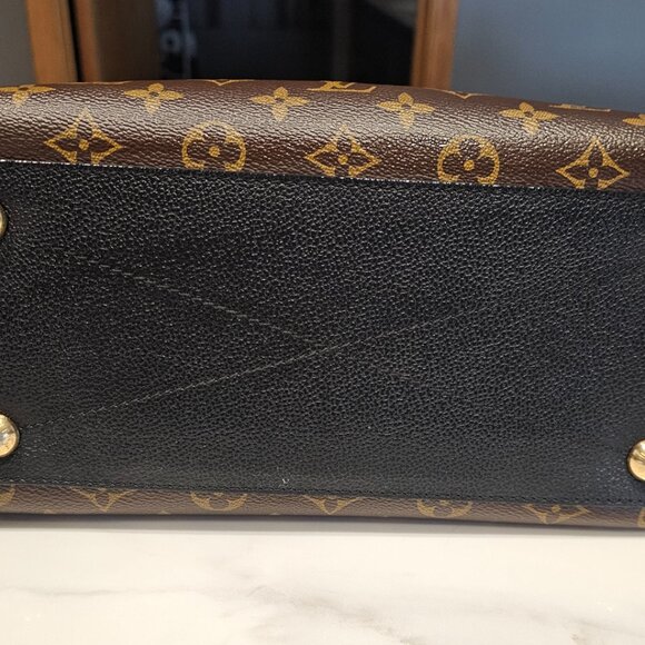 ‼️Authentic LV Monogram MM Surene ‼️ - Picture 7 of 15